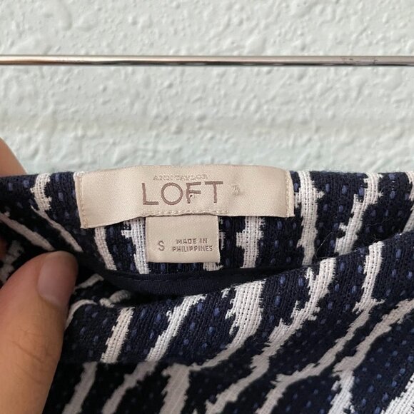 LOFT Ikat Faux Wrap Navy White Asymmetric Pencil Mini Skirt Women’s Size Small - Picture 5 of 7